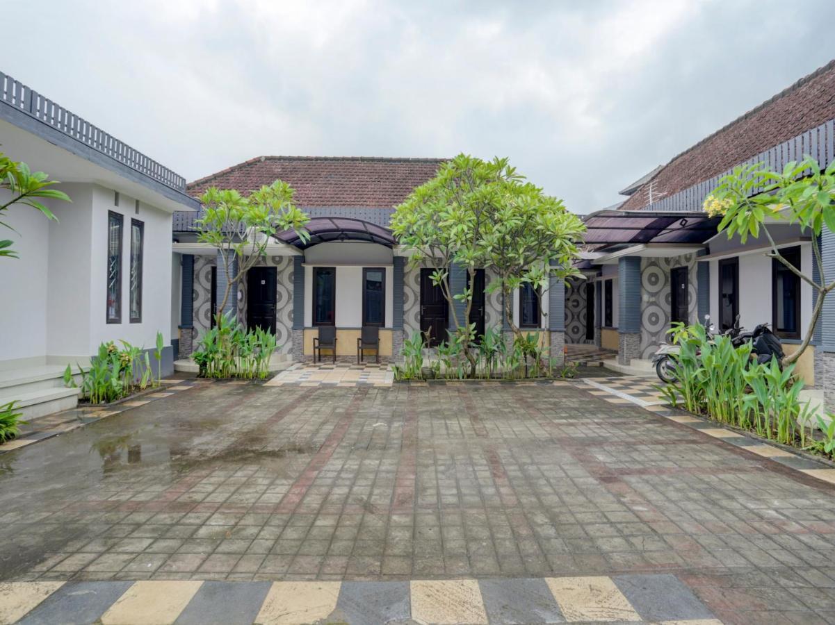 Oyo 90131 Liberty Guest House Sempidi ภายนอก รูปภาพ